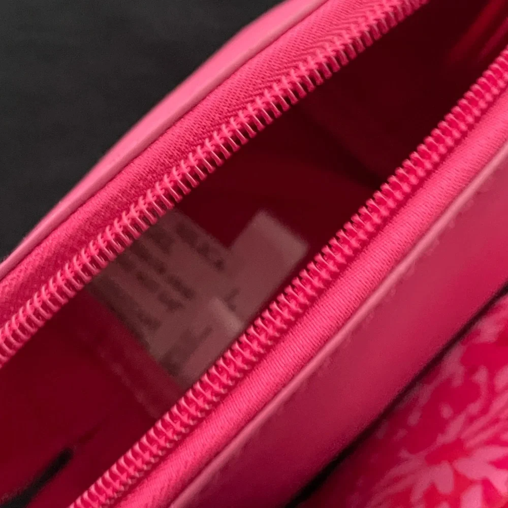 Make-up‎ bags